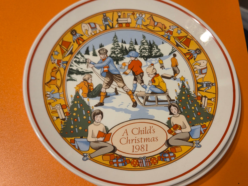 Wedgwood "A Child's Christmas" Collector Plates 1979–1984 – Made in England
