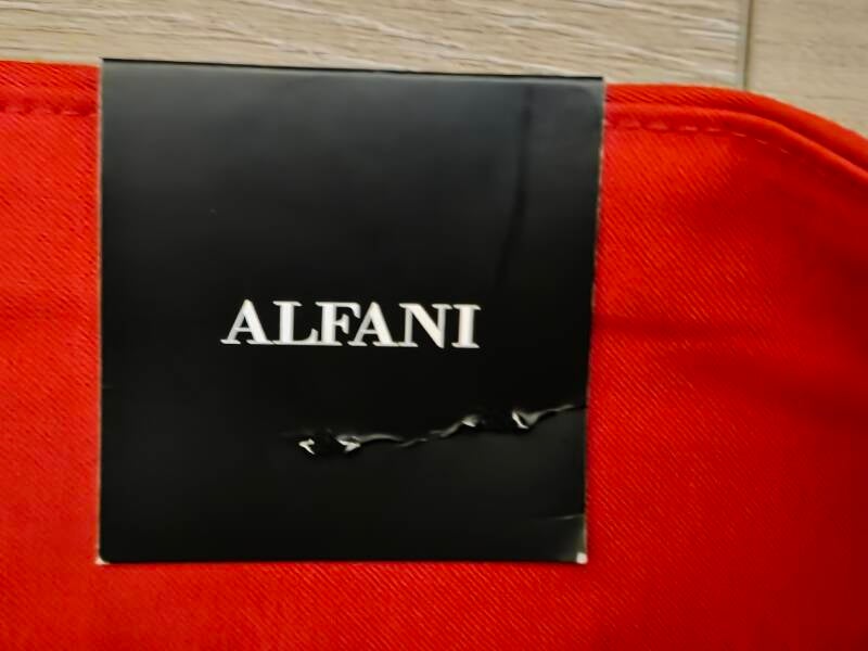 Alfani NWT Tummy-Control Pull-On Skinny Pants — Red, Size 6P