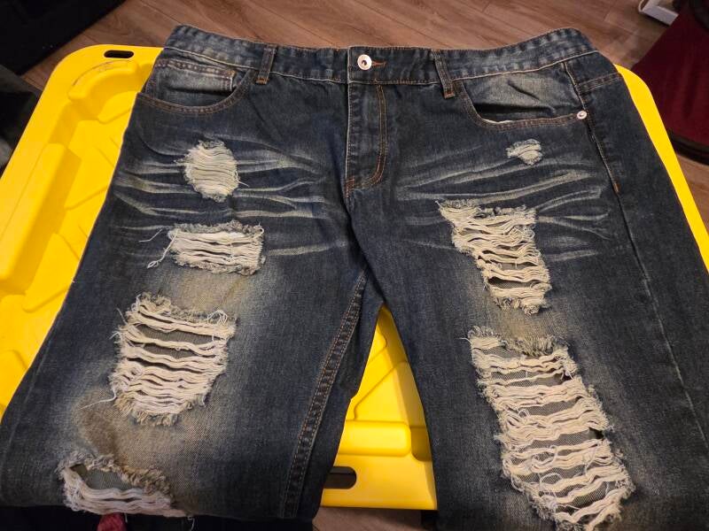Henry & William Distressed Men's Jeans — Size 42×32