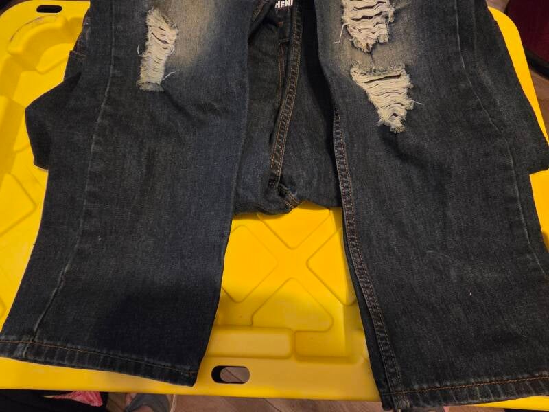 Henry & William Distressed Men's Jeans — Size 42×32