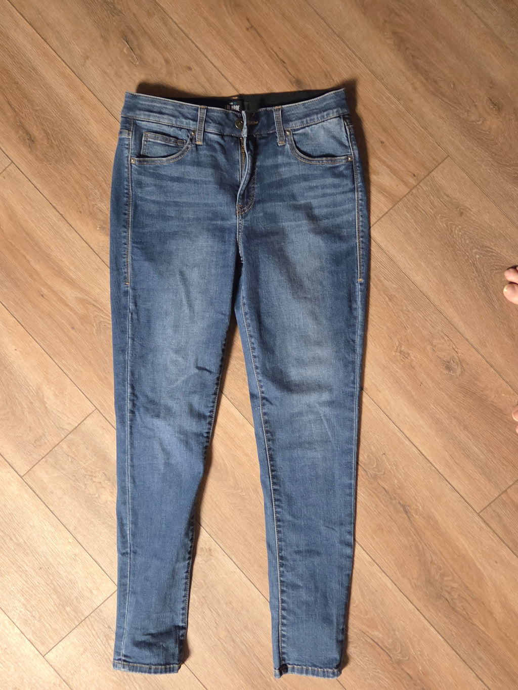 LuLaRoe Women's High Rise Skinny Jeans – Size 28, Blue Medium Wash