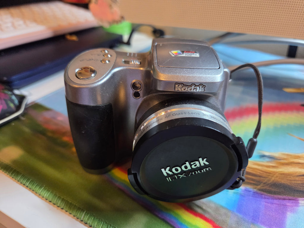 Kodak EasyShare Z740 5.0MP 10x Zoom Digital Camera – Silver