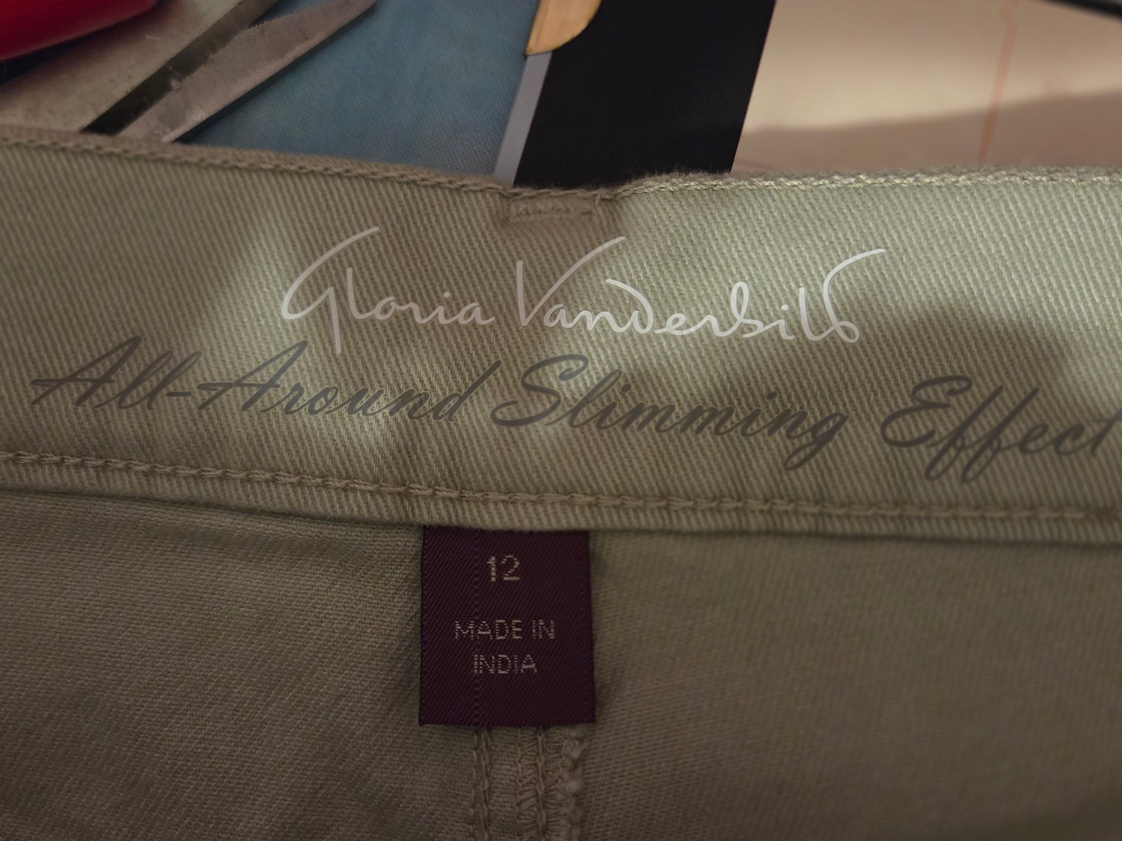 Gloria Vanderbilt Amanda Denim Shorts Women's Size 12 — New with Tags