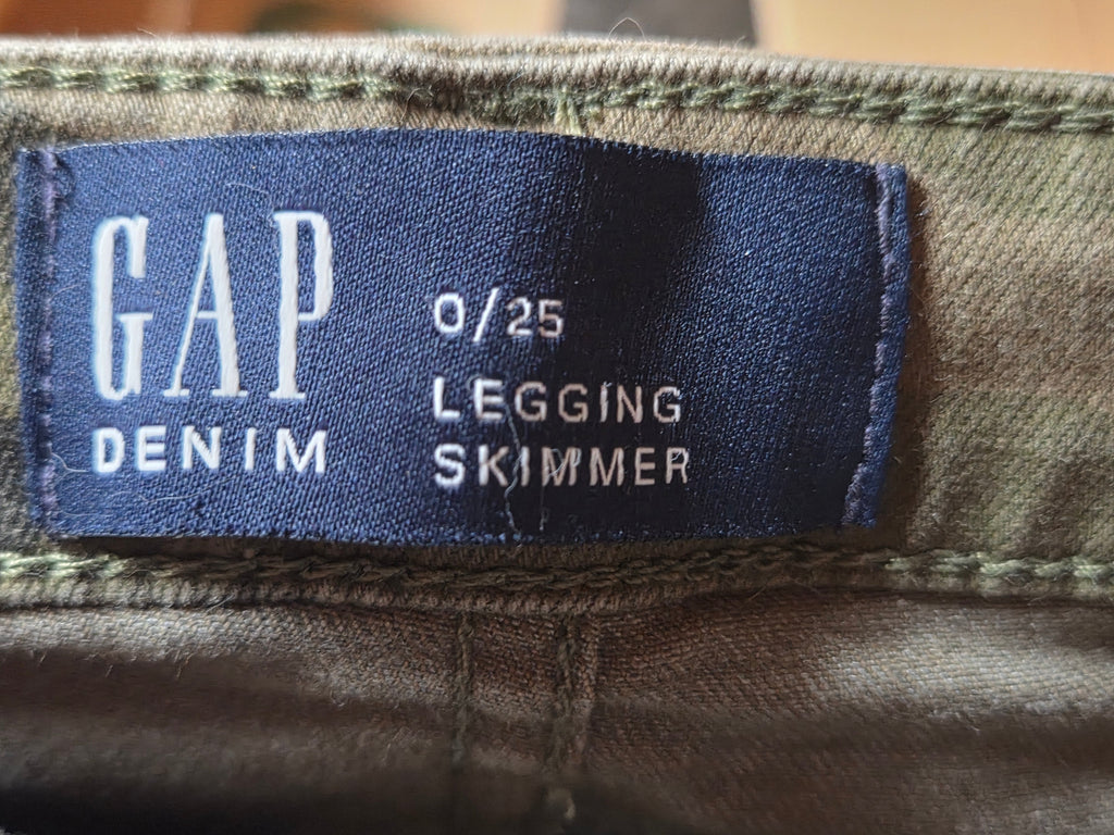 Gap Women's Camo Legging Skimmer Pants – Size 0/25