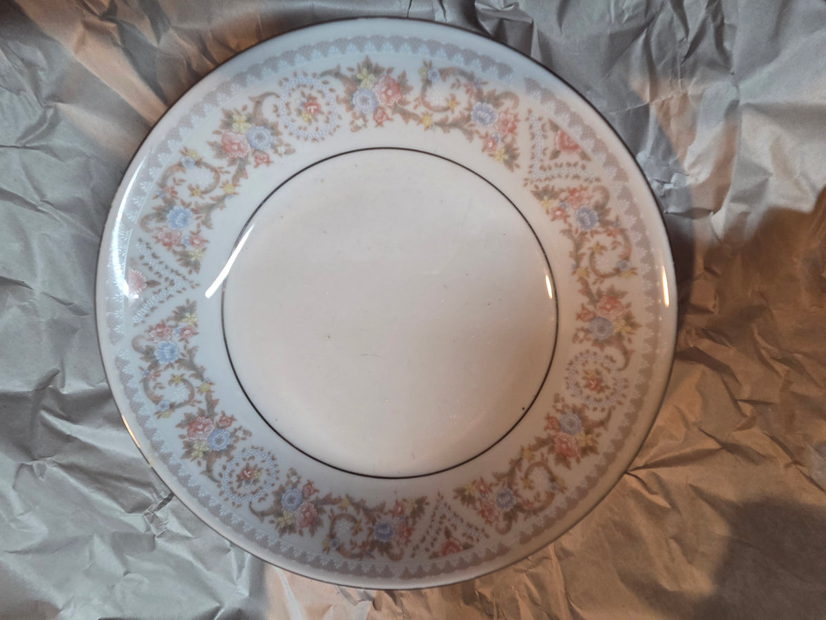 Silverie SIV8 Fine China Salad Plates – Pastel Floral Scroll & Platinum Trim, Set of 4
