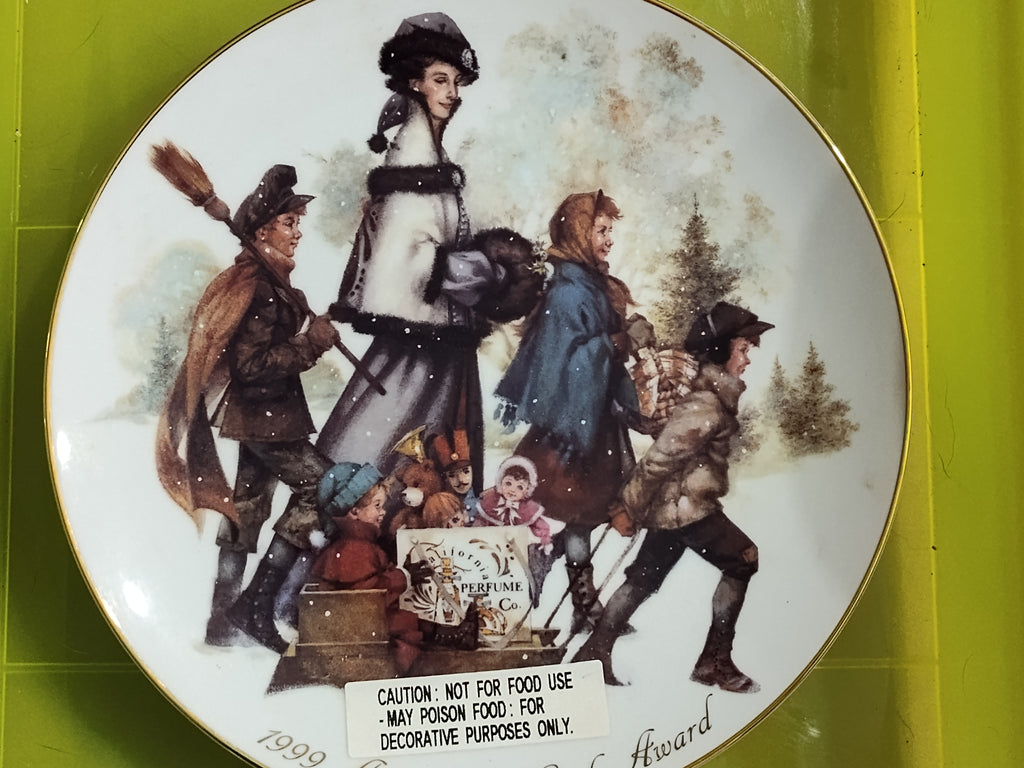 Vintage 1999 Avon Rose Circle Award Collectible Plate – 1st in Series – 8.5" Like New