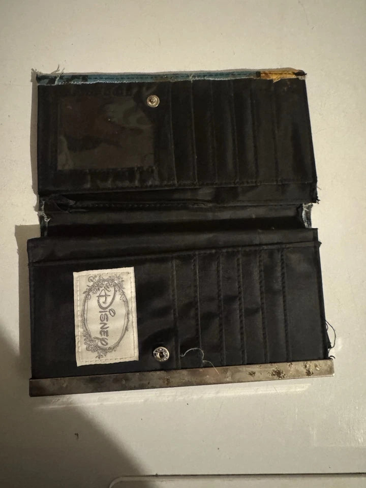 Perry the Platypus Wallet - Phineas and Ferb Disney